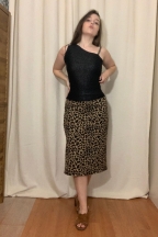 Μαύρη Ασύμμετρη Μπλούζα Με Χρυσές Παγιέτες στο τελείωμα και στις μανσέτες