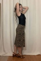 Μαύρη Ασύμμετρη Μπλούζα Με Χρυσές Παγιέτες στο τελείωμα και στις μανσέτες