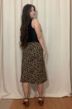 Μαύρη Ασύμμετρη Μπλούζα Με Χρυσές Παγιέτες στο τελείωμα και στις μανσέτες