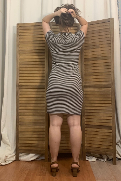 Εφαρμοστό μιντι φόρεμα καλοκαιρινό