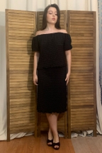 Σετ μαύρη μιντι φούστα και μαύρη μπλούζα με ακάλυπτους ώμους