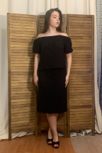 Σετ μαύρη μιντι φούστα και μαύρη μπλούζα με ακάλυπτους ώμους